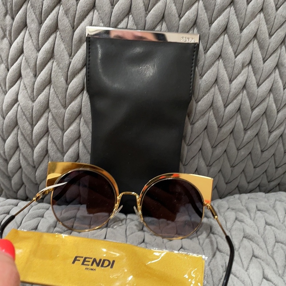 Fendi sunglasses 215 - Picture 6 of 10